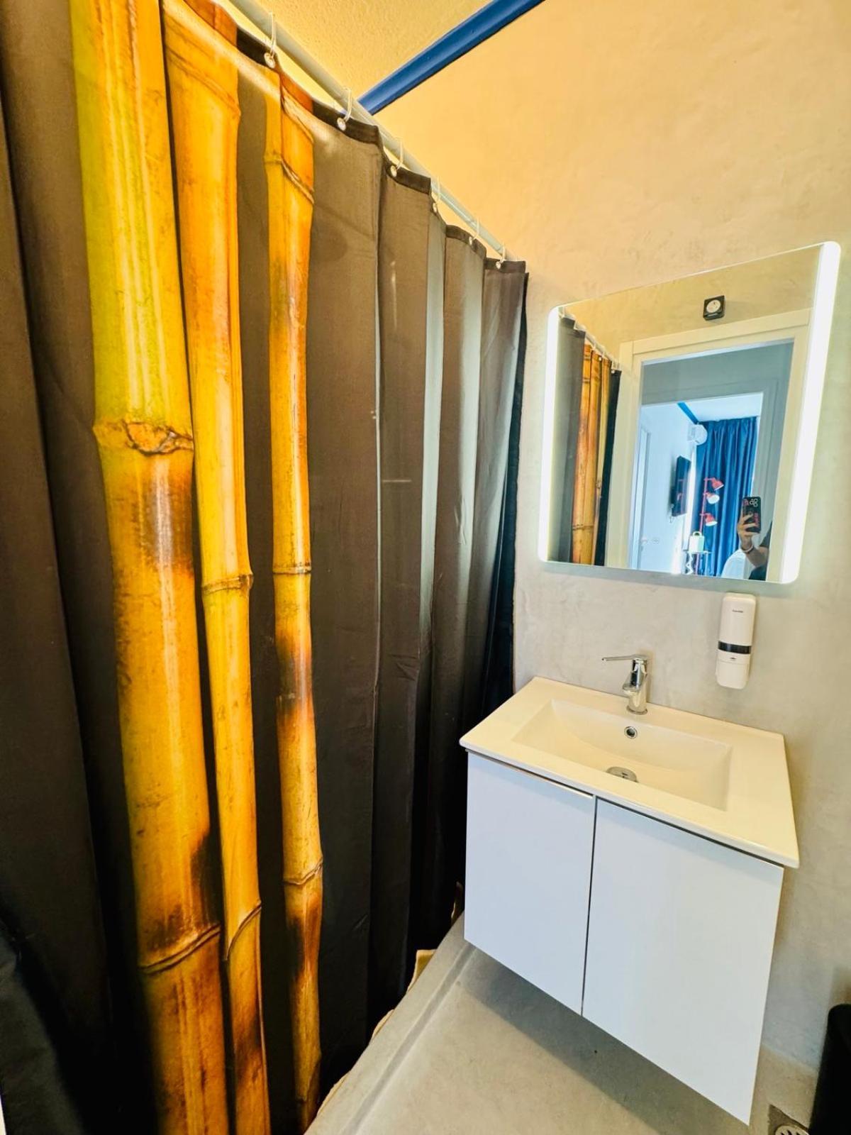 Voulis 45 Plaka Suite By Zeussuites Атина Екстериор снимка